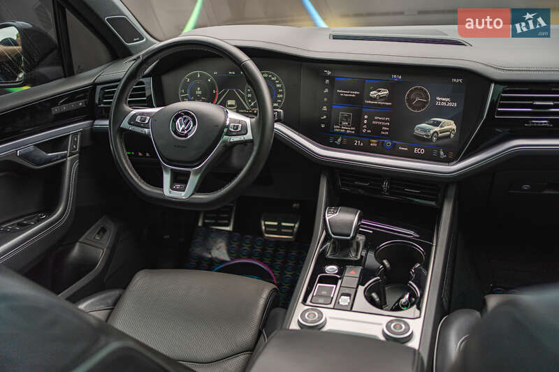 Позашляховик / Кросовер Volkswagen Touareg 2019 в Луцьку