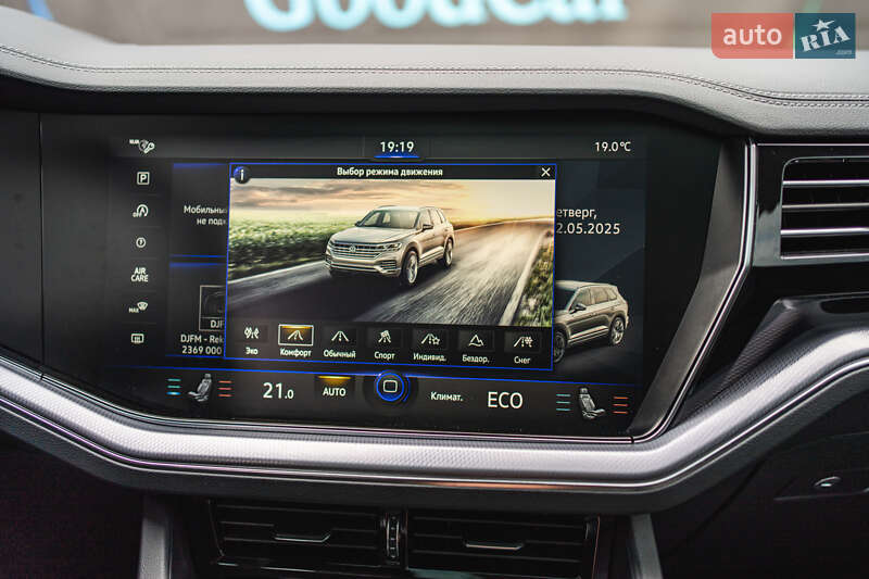 Позашляховик / Кросовер Volkswagen Touareg 2019 в Луцьку