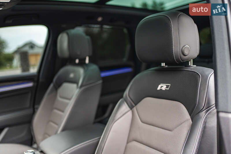 Позашляховик / Кросовер Volkswagen Touareg 2019 в Луцьку