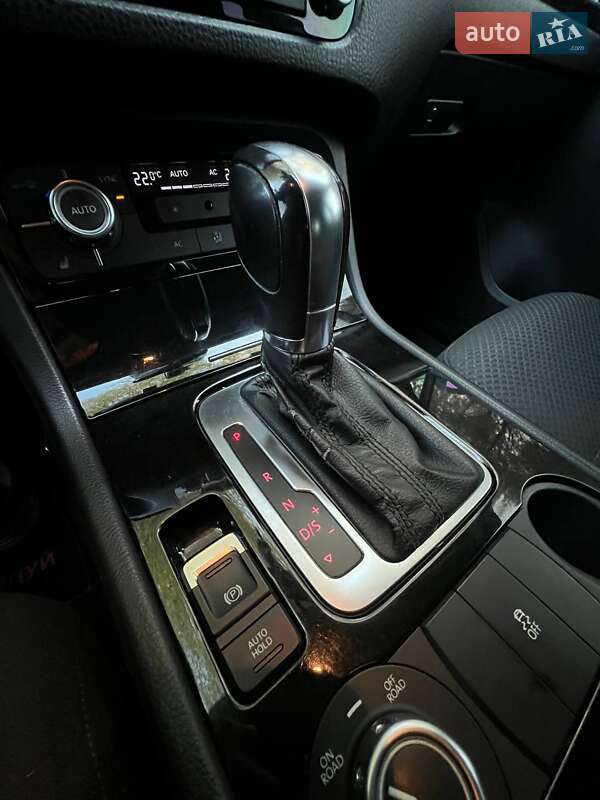 Позашляховик / Кросовер Volkswagen Touareg 2013 в Хмельницькому фото 23 Позашляховик / Кросовер Volkswagen Touareg 2013 в Хмельницькому