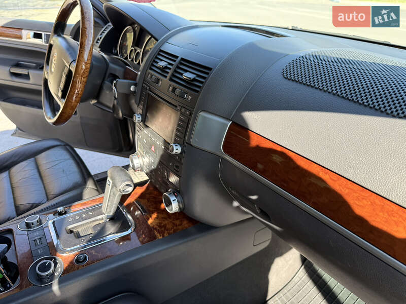 Внедорожник / Кроссовер Volkswagen Touareg 2006 в Одессе