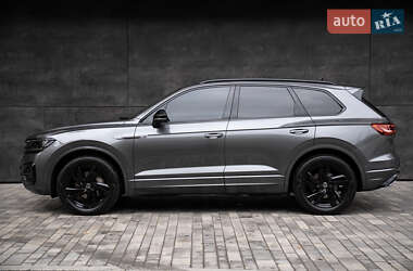 Внедорожник / Кроссовер Volkswagen Touareg 2023 в 
