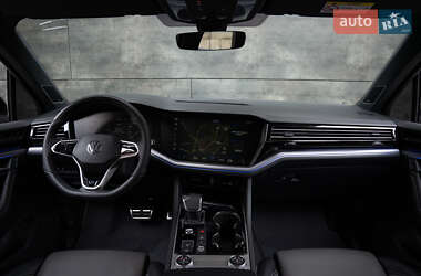 Внедорожник / Кроссовер Volkswagen Touareg 2023 в 