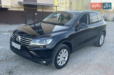 Позашляховик / Кросовер Volkswagen Touareg 2015 в 