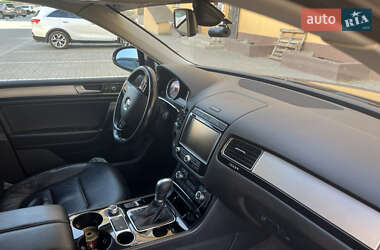 Позашляховик / Кросовер Volkswagen Touareg 2015 в 