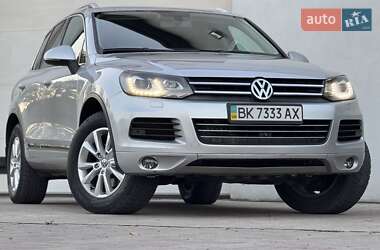 Внедорожник / Кроссовер Volkswagen Touareg 2010 в Сарнах