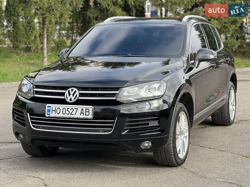 Внедорожник / Кроссовер Volkswagen Touareg 2011 в Тернополе