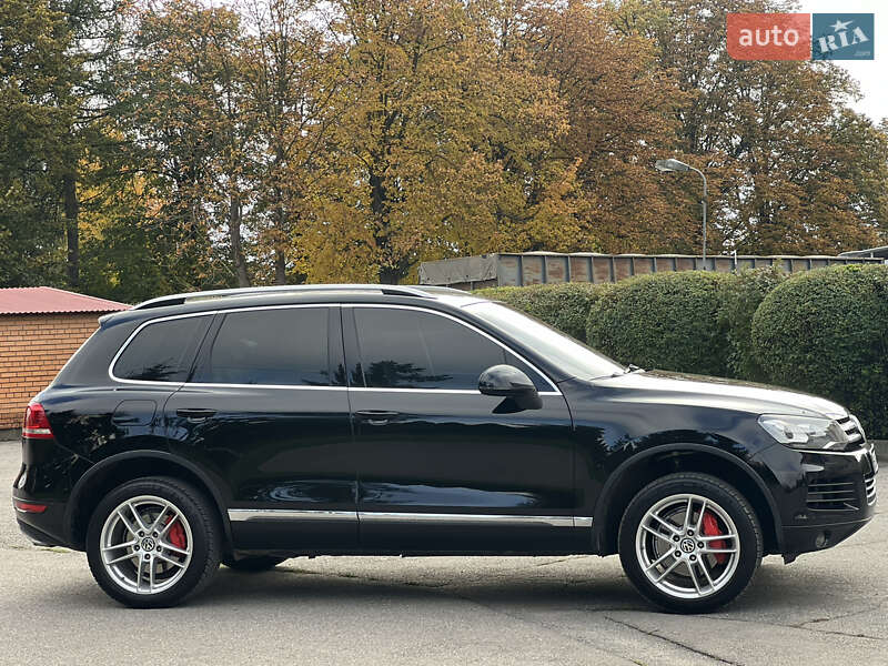 Внедорожник / Кроссовер Volkswagen Touareg 2011 в Тернополе
