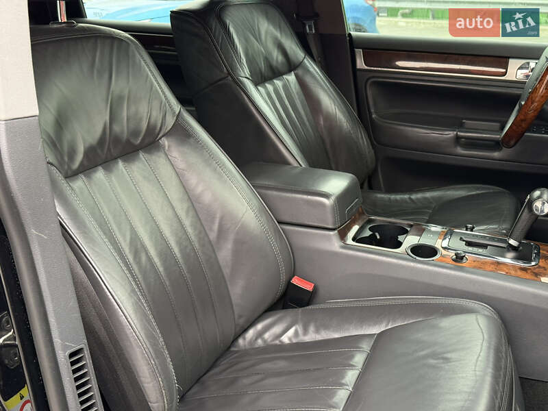 Внедорожник / Кроссовер Volkswagen Touareg 2007 в Киеве