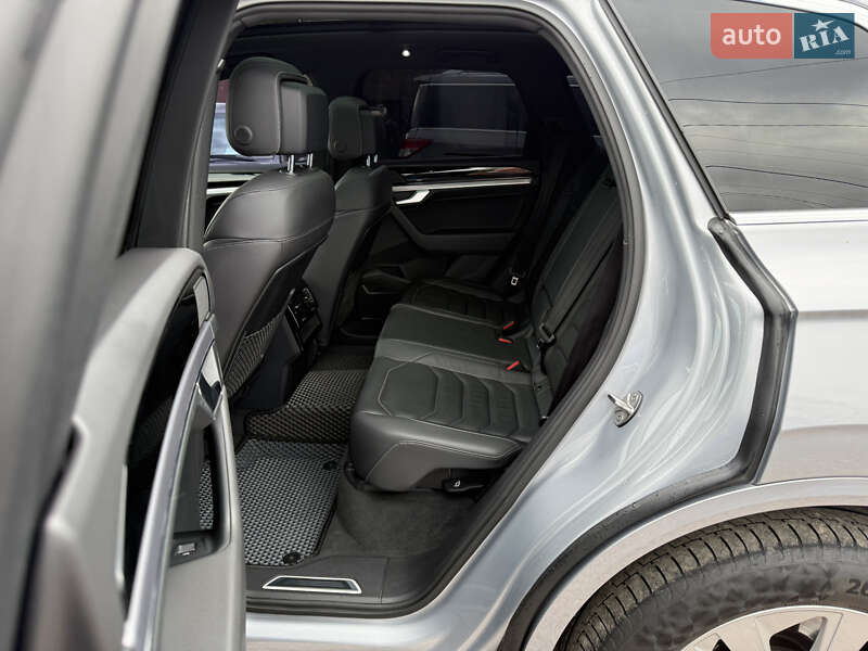 Внедорожник / Кроссовер Volkswagen Touareg 2018 в Полтаве фото 38 Внедорожник / Кроссовер Volkswagen Touareg 2018 в Полтаве