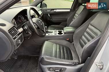 Внедорожник / Кроссовер Volkswagen Touareg 2012 в 