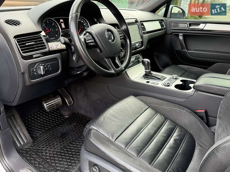 Позашляховик / Кросовер Volkswagen Touareg 2012 в Києві фото 43 Позашляховик / Кросовер Volkswagen Touareg 2012 в Києві