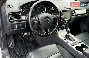 Внедорожник / Кроссовер Volkswagen Touareg 2012 в 