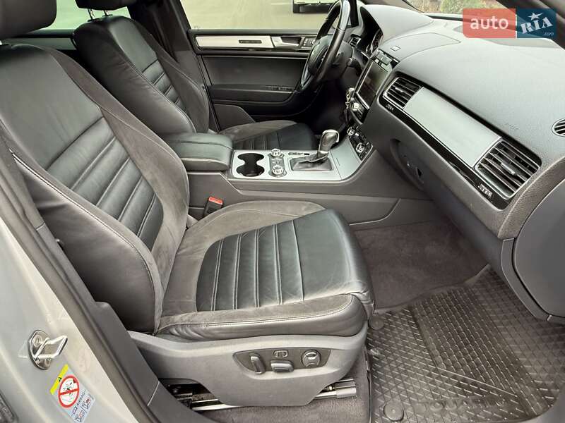 Позашляховик / Кросовер Volkswagen Touareg 2012 в Києві фото 53 Позашляховик / Кросовер Volkswagen Touareg 2012 в Києві