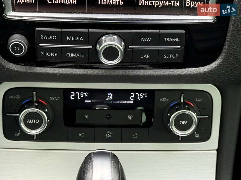 Позашляховик / Кросовер Volkswagen Touareg 2012 в Києві фото 71 Позашляховик / Кросовер Volkswagen Touareg 2012 в Києві