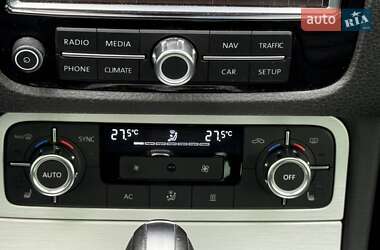 Внедорожник / Кроссовер Volkswagen Touareg 2012 в 