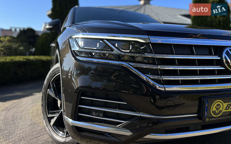 Позашляховик / Кросовер Volkswagen Touareg 2021 в Львові