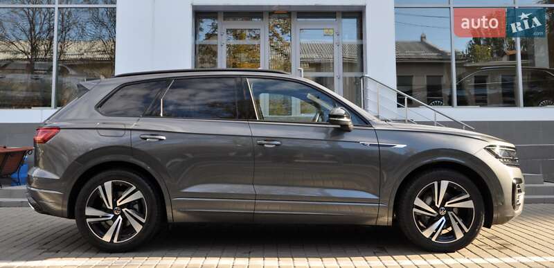 Позашляховик / Кросовер Volkswagen Touareg 2022 в Одесі