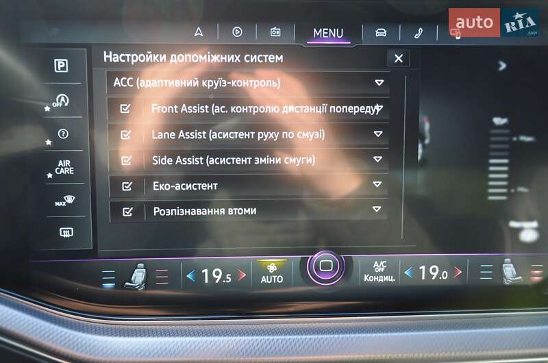 Позашляховик / Кросовер Volkswagen Touareg 2022 в Одесі