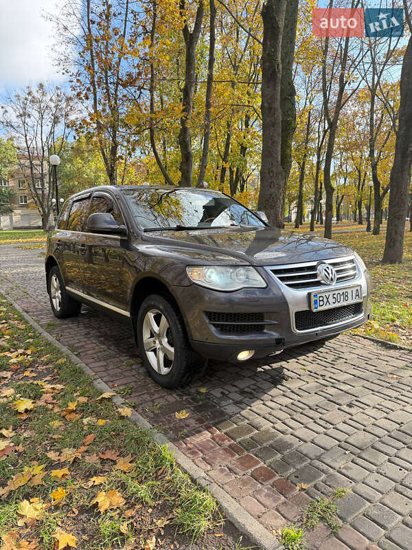 Внедорожник / Кроссовер Volkswagen Touareg 2007 в Харькове
