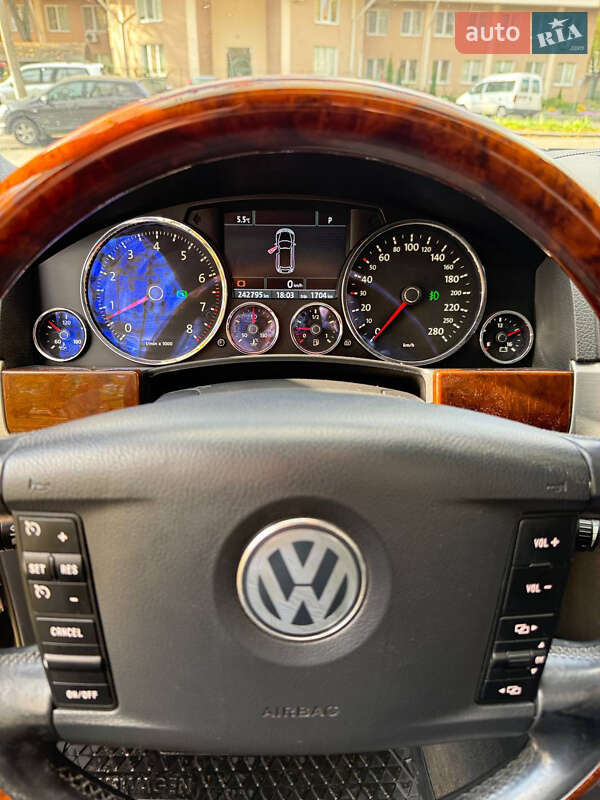 Внедорожник / Кроссовер Volkswagen Touareg 2007 в Харькове