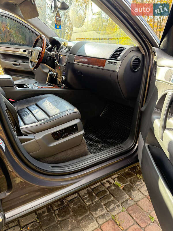 Внедорожник / Кроссовер Volkswagen Touareg 2007 в Харькове