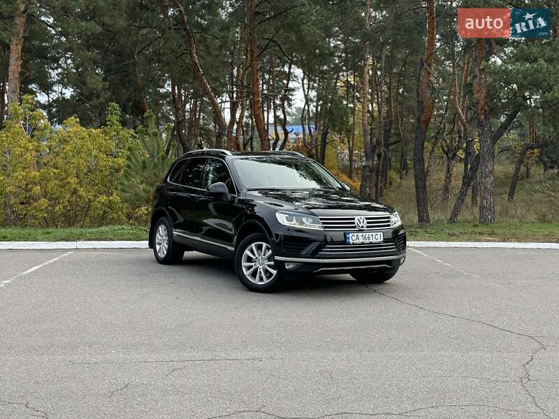 Позашляховик / Кросовер Volkswagen Touareg 2017 в Києві
