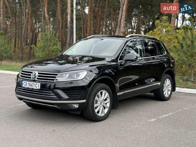 Позашляховик / Кросовер Volkswagen Touareg 2017 в Києві