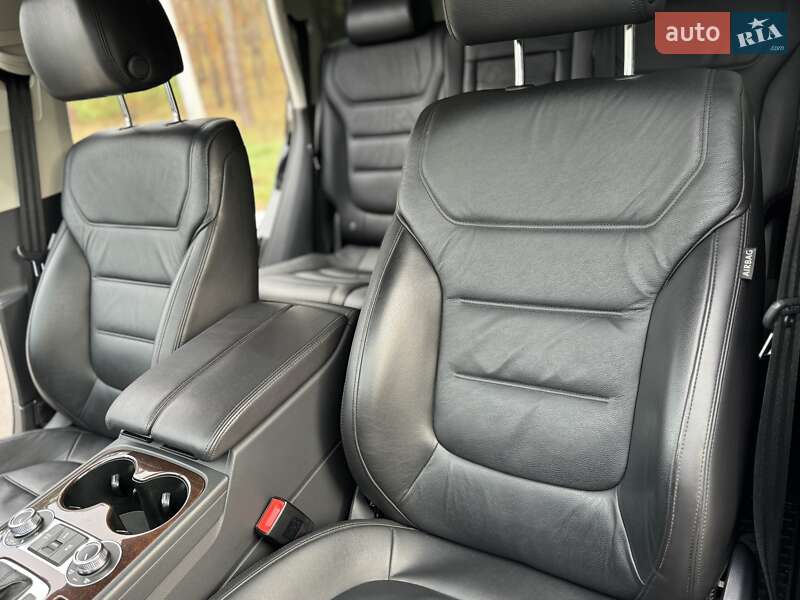 Позашляховик / Кросовер Volkswagen Touareg 2017 в Києві