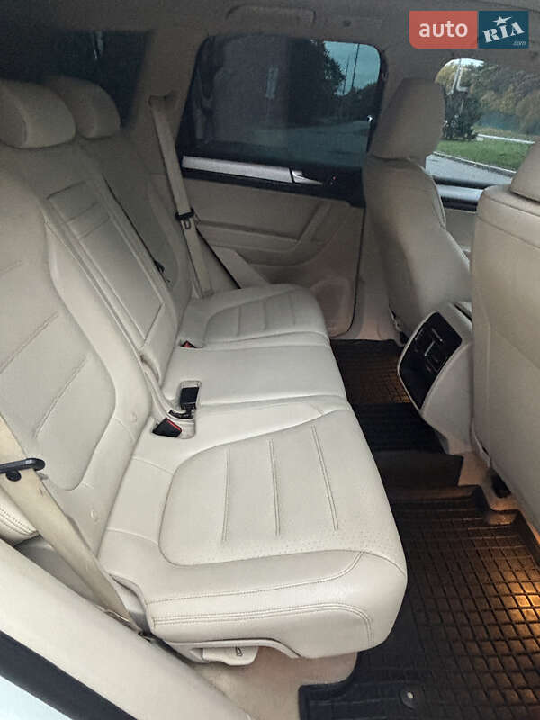 Позашляховик / Кросовер Volkswagen Touareg 2012 в Києві фото 16 Позашляховик / Кросовер Volkswagen Touareg 2012 в Києві