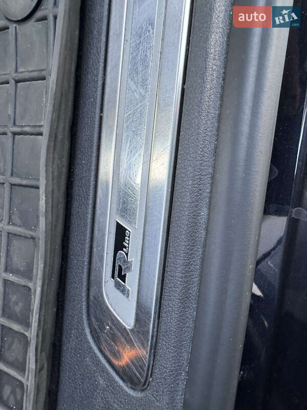 Внедорожник / Кроссовер Volkswagen Touareg 2016 в Киеве