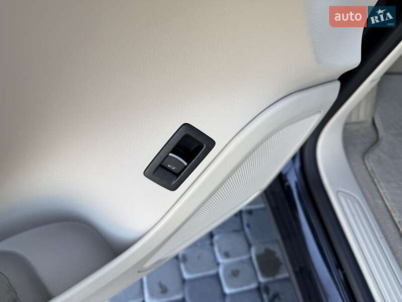 Позашляховик / Кросовер Volkswagen Touareg 2016 в Львові фото 25 Позашляховик / Кросовер Volkswagen Touareg 2016 в Львові