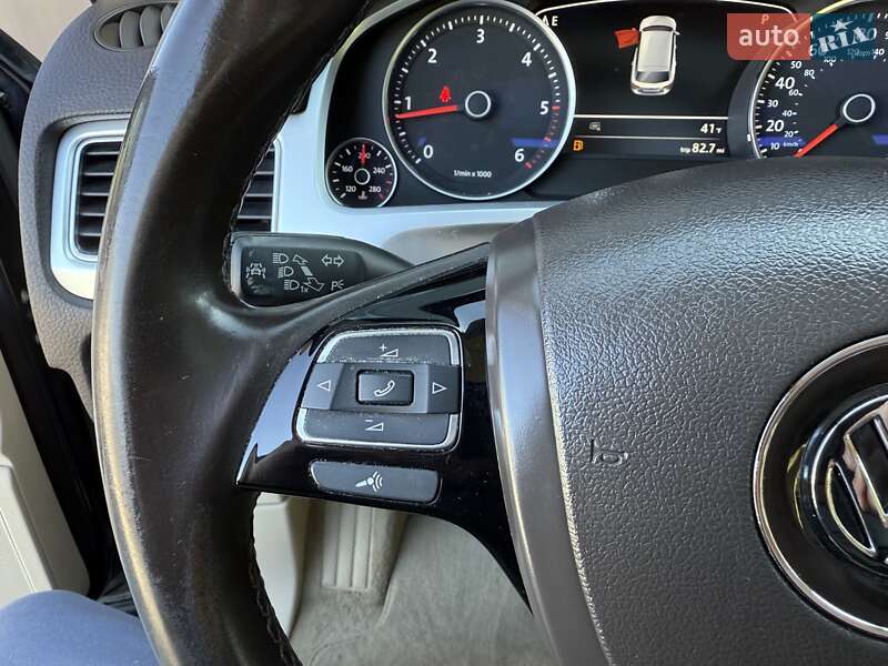 Позашляховик / Кросовер Volkswagen Touareg 2016 в Львові фото 34 Позашляховик / Кросовер Volkswagen Touareg 2016 в Львові