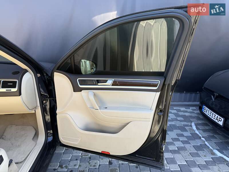 Позашляховик / Кросовер Volkswagen Touareg 2016 в Львові фото 42 Позашляховик / Кросовер Volkswagen Touareg 2016 в Львові