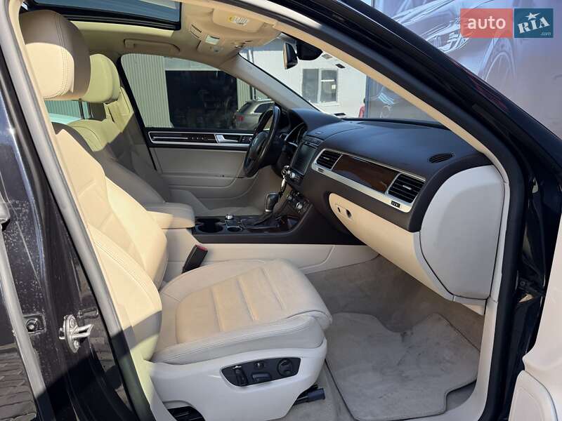 Позашляховик / Кросовер Volkswagen Touareg 2016 в Львові фото 44 Позашляховик / Кросовер Volkswagen Touareg 2016 в Львові