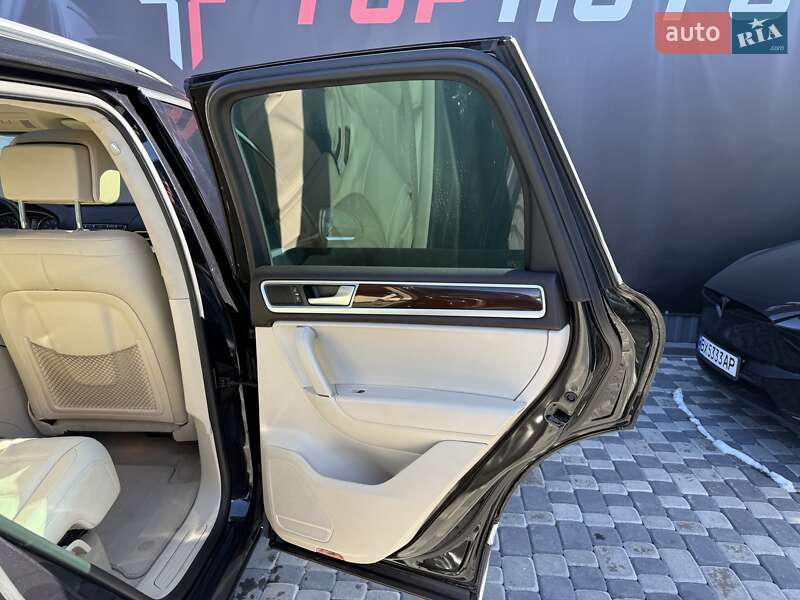 Позашляховик / Кросовер Volkswagen Touareg 2016 в Львові фото 49 Позашляховик / Кросовер Volkswagen Touareg 2016 в Львові