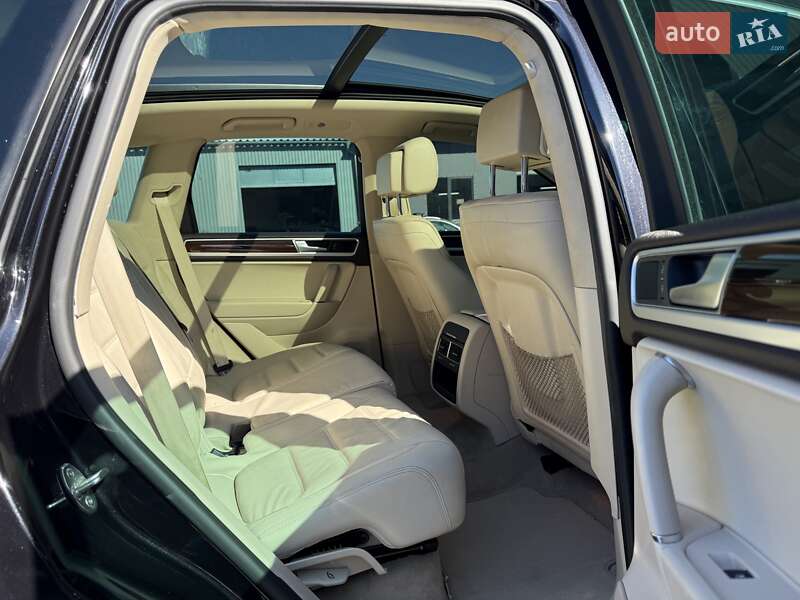 Позашляховик / Кросовер Volkswagen Touareg 2016 в Львові фото 51 Позашляховик / Кросовер Volkswagen Touareg 2016 в Львові