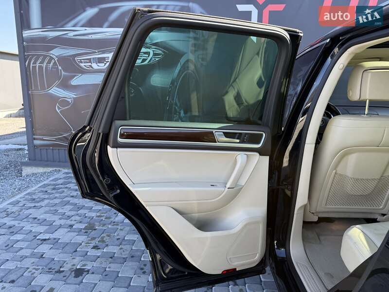 Позашляховик / Кросовер Volkswagen Touareg 2016 в Львові фото 52 Позашляховик / Кросовер Volkswagen Touareg 2016 в Львові