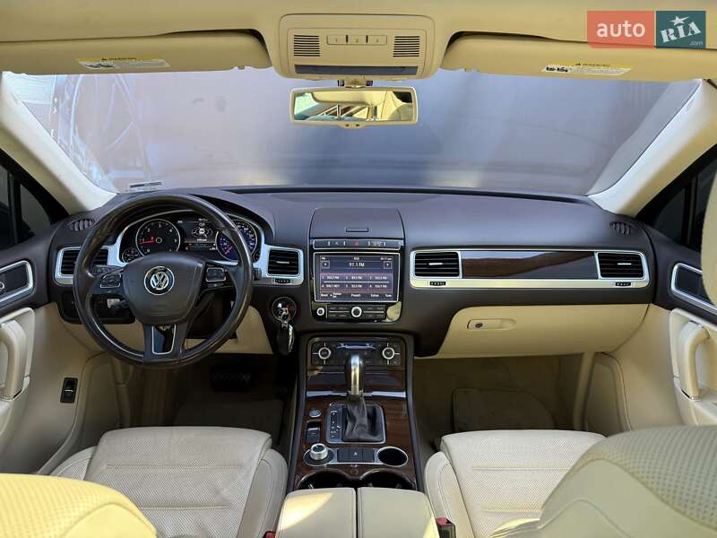 Позашляховик / Кросовер Volkswagen Touareg 2016 в Львові фото 57 Позашляховик / Кросовер Volkswagen Touareg 2016 в Львові