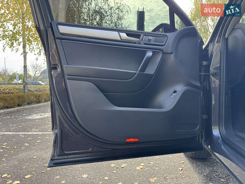 Внедорожник / Кроссовер Volkswagen Touareg 2011 в Смеле фото 35 Внедорожник / Кроссовер Volkswagen Touareg 2011 в Смеле