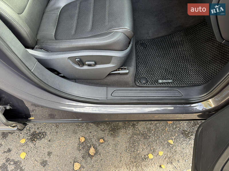 Внедорожник / Кроссовер Volkswagen Touareg 2011 в Смеле фото 61 Внедорожник / Кроссовер Volkswagen Touareg 2011 в Смеле