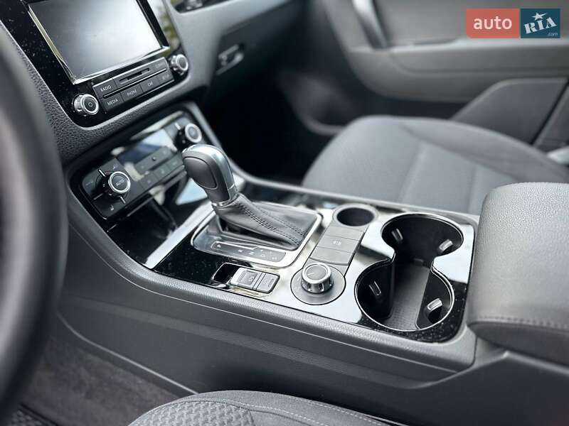 Позашляховик / Кросовер Volkswagen Touareg 2011 в Києві фото 12 Позашляховик / Кросовер Volkswagen Touareg 2011 в Києві