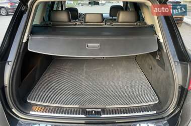 Внедорожник / Кроссовер Volkswagen Touareg 2010 в 