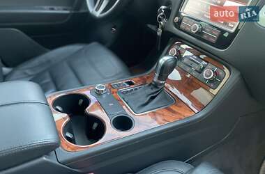 Внедорожник / Кроссовер Volkswagen Touareg 2010 в 