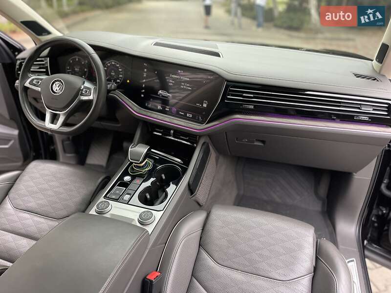 Внедорожник / Кроссовер Volkswagen Touareg 2018 в Одессе фото 13 Внедорожник / Кроссовер Volkswagen Touareg 2018 в Одессе