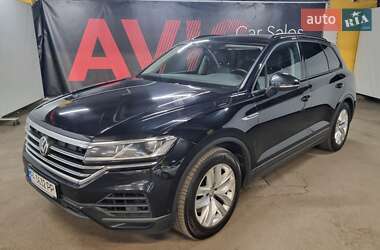 Внедорожник / Кроссовер Volkswagen Touareg 2019 в Киеве