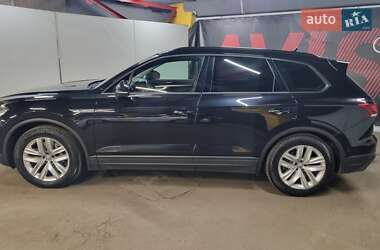 Внедорожник / Кроссовер Volkswagen Touareg 2019 в 