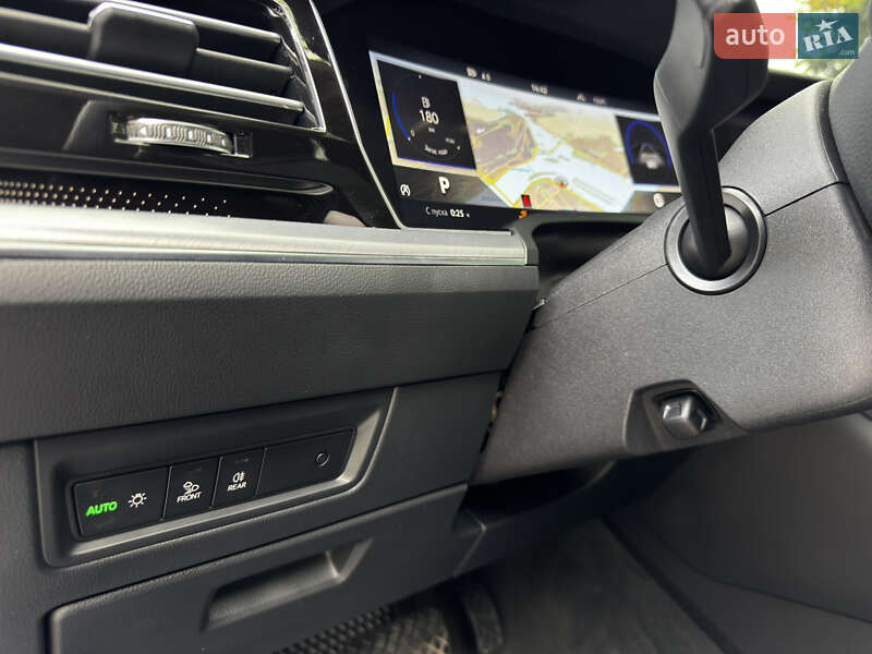 Внедорожник / Кроссовер Volkswagen Touareg 2021 в Днепре