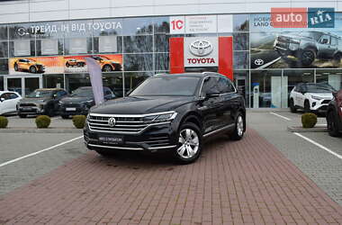Внедорожник / Кроссовер Volkswagen Touareg 2018 в Житомире