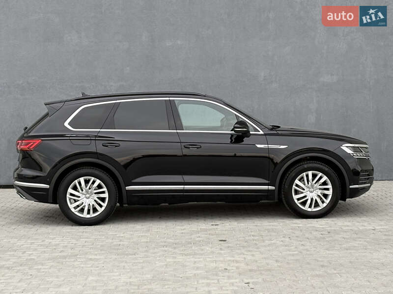 Внедорожник / Кроссовер Volkswagen Touareg 2019 в Львове